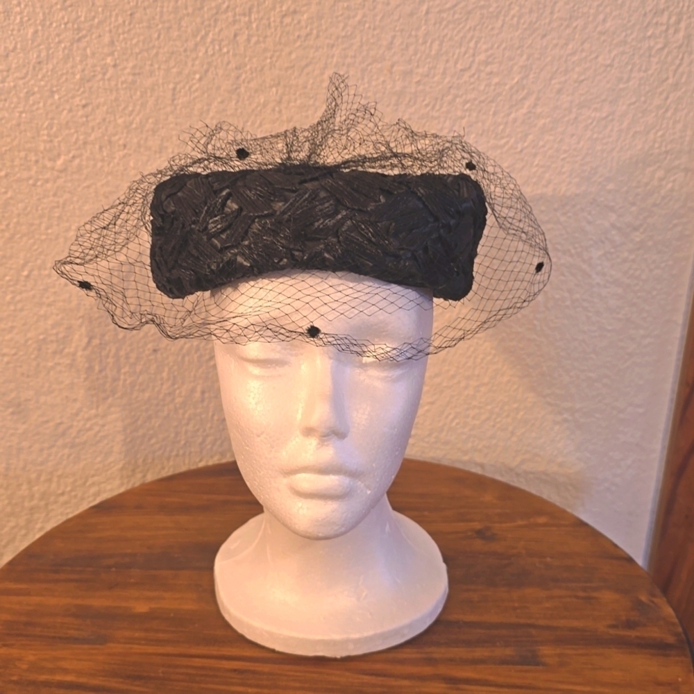 Womens Vintage Black Woven Straw Dress Hat with BOW Netting 1950'S/1960